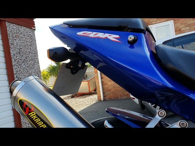 Honda CBR954 Start Up & Run from Cold + Akrapovic