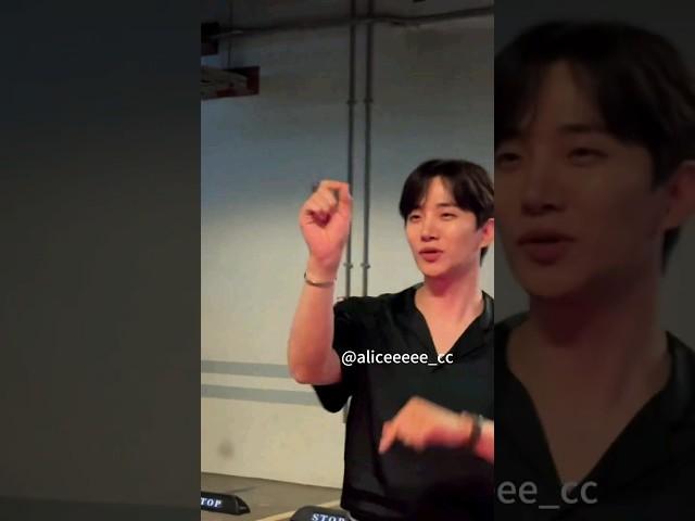 팬잘알  이준호 아쉬워하는 팬들 위해  에어사인 해주는 사랑둥잊 표정 넘 잊쁨  #leejunho #이준호#ジュノ#junho  #leejunhoxpiaget150