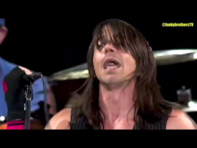 Red Hot Chili Peppers - Can't Stop Live @ Lollapalooza 2006 (INCREDIBLE INTRO)