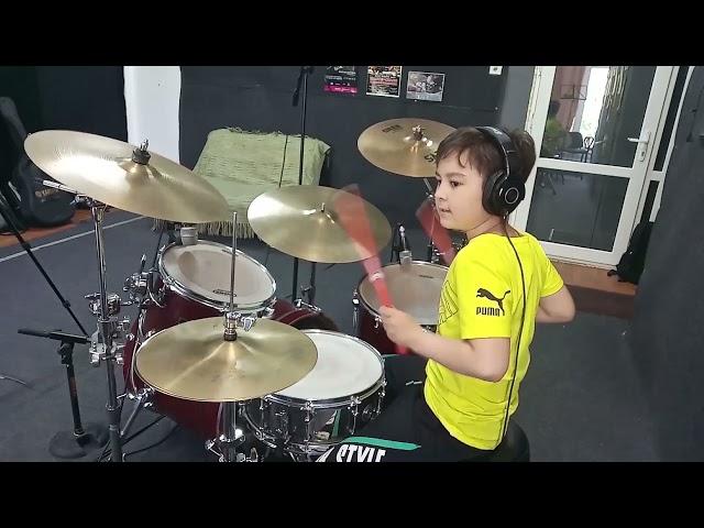 Guns N'Roses - Sweet Child o mine drum cover by Alan