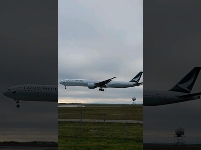 CATHAY PACIFIC 777 LANDING  YVR AIRPORT #planespotting #aviation #pilot #airport #yvr #flight