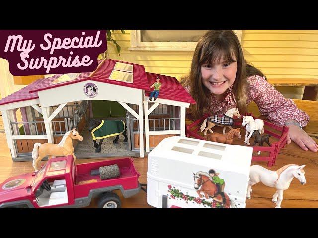 HORSE CLUB STABLE PLAYSET  - SCHLEICH TOY UNBOXING