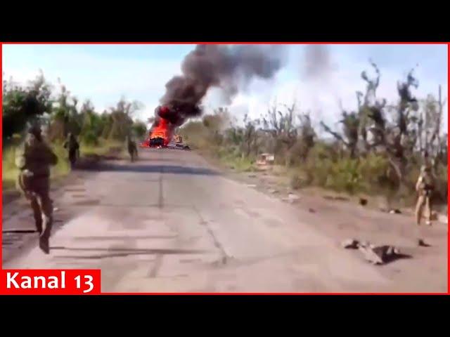 "It's going to explode, let's run" - Russians run, throwing their wounded comrades in burning truck