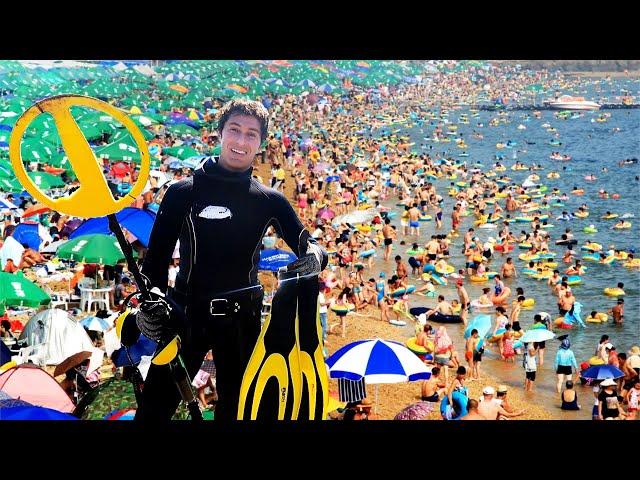 Metal Detecting the WORLD'S MOST CROWDED BEACH!