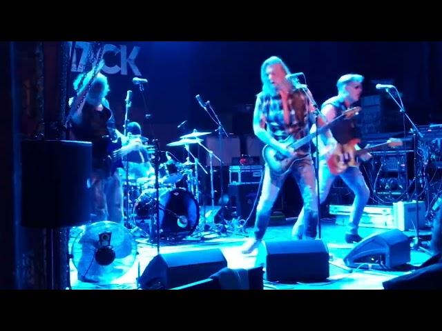 Grey Attack - Leave Me Alone (live @ Olympia, Tampere) HD