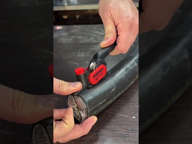 WIRE STRIPPER FOR ELECTRICIANS. Would you use it? #cooltools #oddlysatisfying