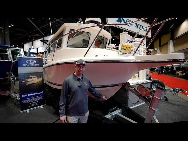 Affordably Priced Pilot House Fiberglass Boat (Defiance Boats)