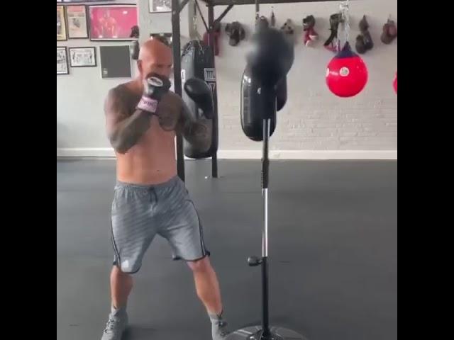 How to hit a Reflex bag!! Vintage Boxing...Boom!!