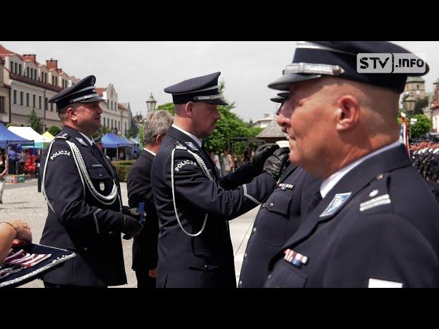 Policjanci z województwa świętowali w Opatowie. Komendant główny policji wręczył medale i awanse