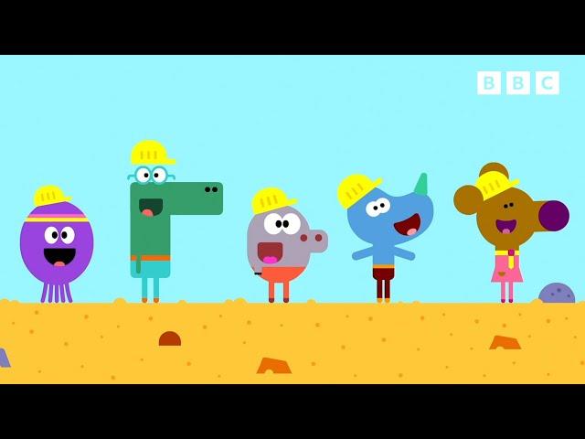 Let's Make Things with The Squirrels | Hey Duggee