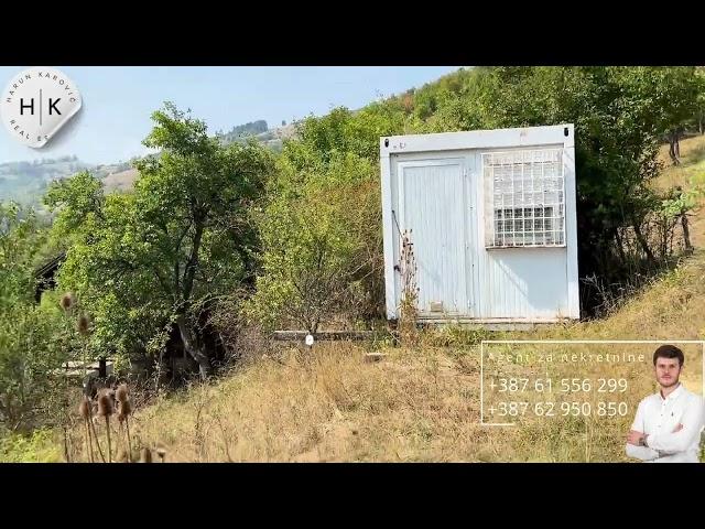 Agent Harun Karović prodaje zemljište na Nahorevu, Općina Centar. Na prodaju je zemljište od 1709 m2