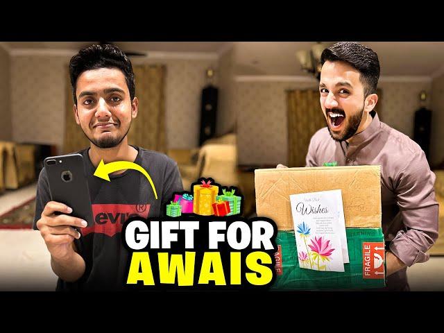 Awais ko new iphone Gift kr diaemotional ho k ronay lag gya..