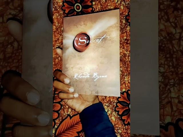 Holding the greatest SECRET in Hand / The Secret / Rhonda Byrne /Book Reader / Amazon / Unboxing