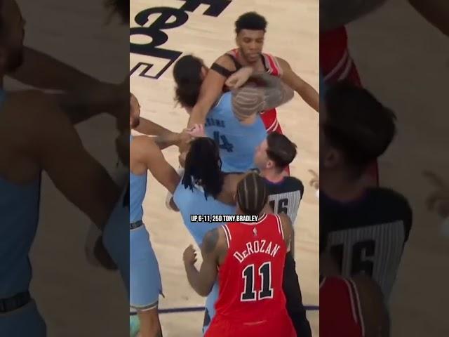 Wemby Tries To Box Out Steven Adams