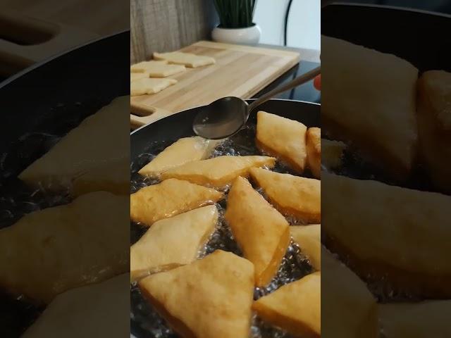 Petulla për mëngjes || Donuts in Triangle Form #shorts #viral #petulla #donuts donuts