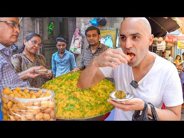 30 Must Eat INDIAN STREET FOOD in Mumbai - BEST Vegetarian food + HALAL street food in Mumbai, India