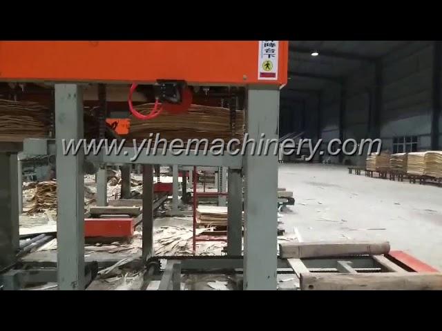 vacuum adsorption veneer stacking machine/ empileuse de placages par adsorption sous vide