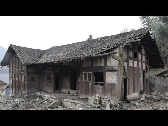 Couple found dilapidated house in the mountains, renovated and transformed it