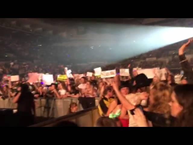 I took a selfie with Liam onstage OTRA Sheffield 30.10.15