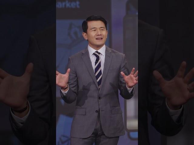 Don't call Rishi Sunak the UK's first Asian PM in front of Ronny Chieng #dailyshow #rishisunak