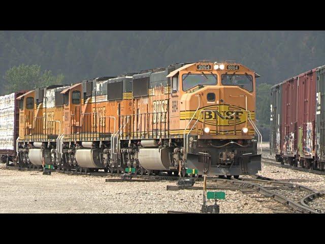 BNSF SD70MACs in Montana