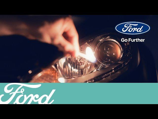 Jak wymienić żarówkę w przednim reflektorze | Ford Polska