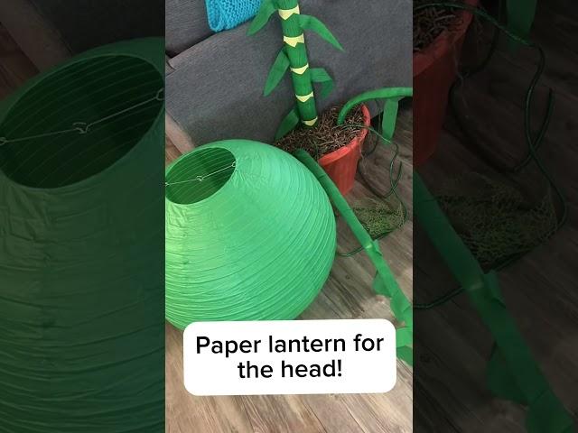Making an Audrey II door decoration From “Little Shop of Horrors”