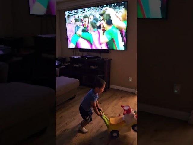 Niño feliz Goal de México. Happy child toddler México goal #copaoro  #wildlife #happy #toddlers