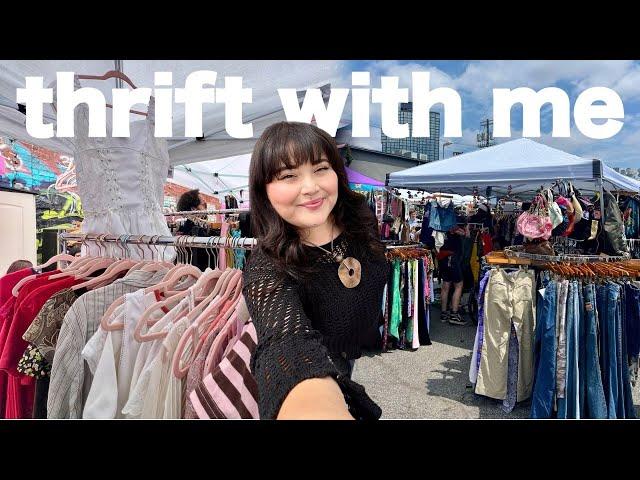 come thrift with me at a PLUS SIZE flea market in LA. ️