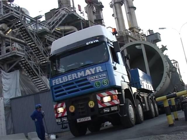 Felbermayr Transport and Installation of a 285-ton column