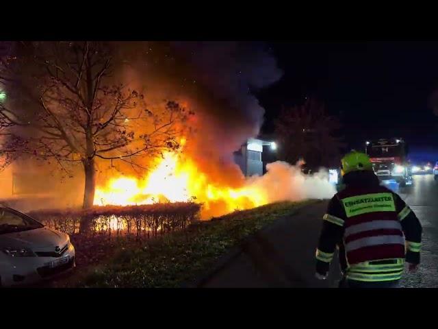 Feuerwehreinsatz nach PKW-Brand bei Firma in Hörbranz