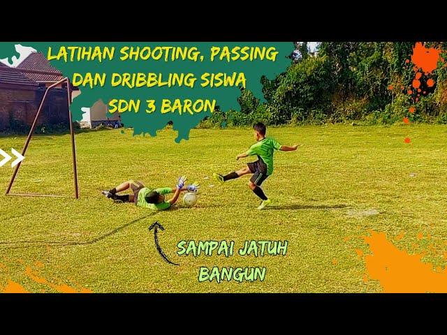 Latihan Sepak Bola mini Siswa SDN 3 Baron Persiapan Lomba 17 Agustus 2023