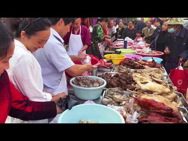 Anhui rural big market, more than 10 selling braised pork, dozens of pots containing pork meat!