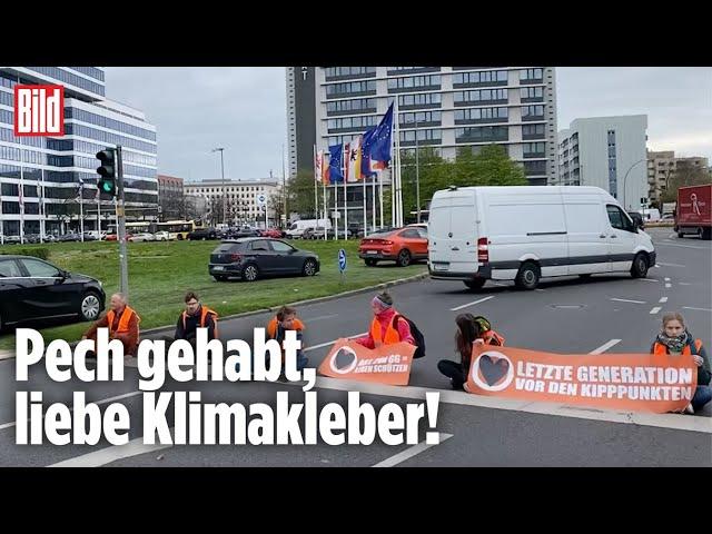 Klima-Protest geht schief: Autofahrer umfahren Klimakleber | Berlin