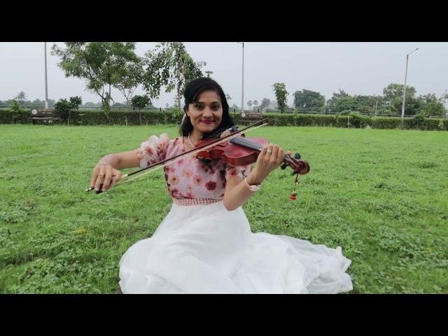 Twisha Vyas-  Chhupana Bhi Nahin Aata Song on Violin 