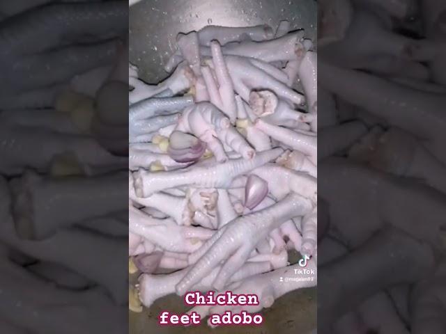 Ganito ko lang kadali ginawa ang chicken feet adobo