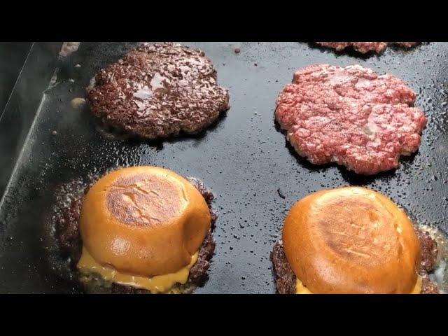 Making SmashBurgers on my Blackstone! Quick and easy tips and tricks for the perfect cheeseburgers!