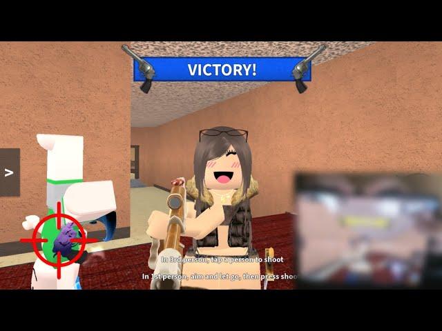 BEATING MM2 TEAMERS ON MOBILE W/ HANDCAM (Murder Mystery 2)