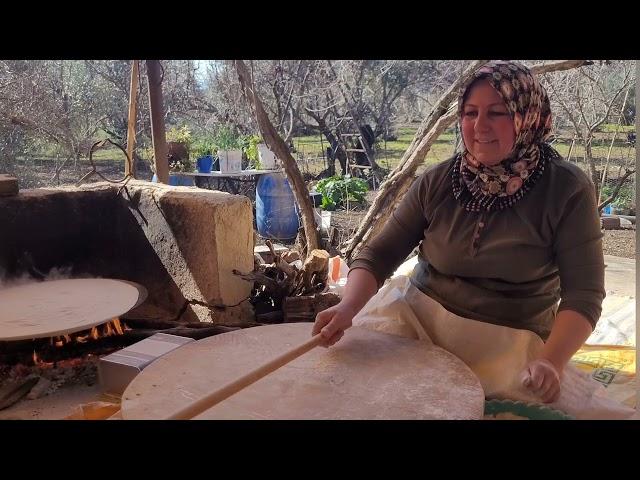 KIZIM ÇÖREK AÇTI BENDE YUFKAYI ÇARŞAF GİBİ AÇTIM