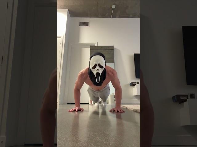 Halloween edition #pushupchallenge #pushups