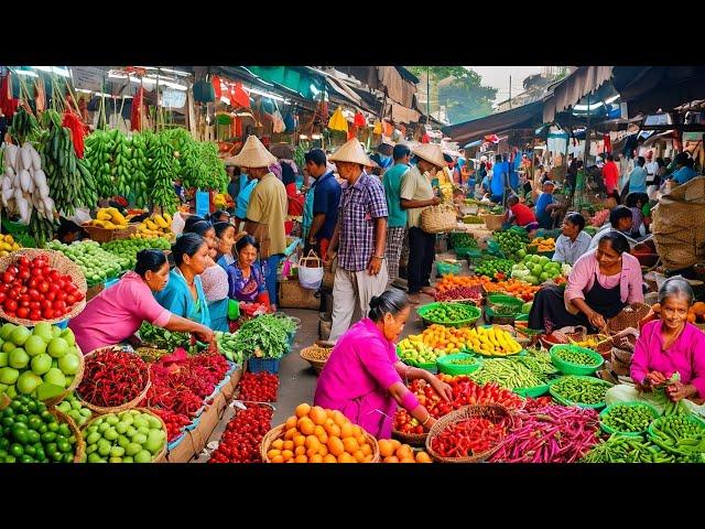 Exploring Traditional Street Food Markets in Saigon, Vietnam