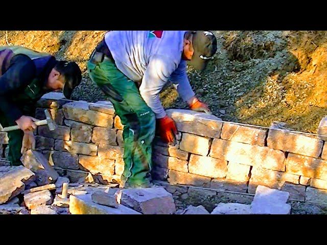 DRY STONE WALL BUILD, NATURAL STONE GARDEN WALL, PROFESSIONAL INSTRUCTION TIP, SET PORPHYRY YOURSELF