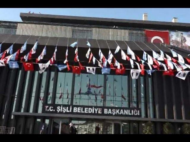 Şişli Belediye binasında temizlik yapan işçi 2. kattan düştü