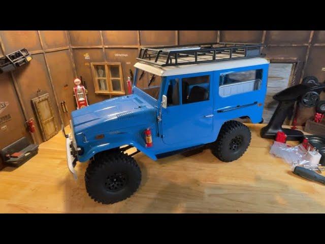 FMS FJ40 - Toyota Land Cruiser - 1/10 Scale Unboxing & Review - Minor Changes