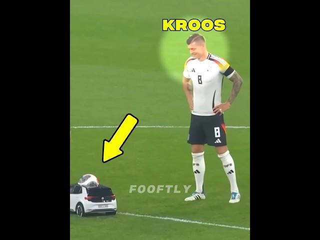 Toni Kroos Signature Kick-Offs 