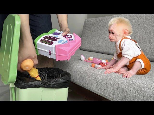 Monkey Baby Molly is helpless without Dad's protection from Dad's brother.