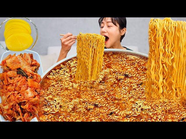 공복에 진라면 매운맛 10봉지 먹었어요 10 spicy ramen noodles asmr MUKBANG ASMR