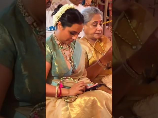 Rani Mukherjee Arrives To Take Blessings Of Maa Durga #shorts #jayabachchan