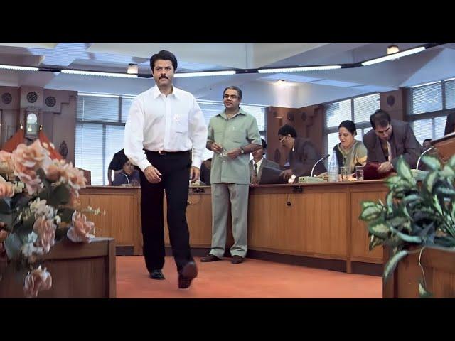 Ek Din Ka CM Bante Hi Pehli Ball Pe Maara Sixer - Anil Kapoor, Paresh Rawal - Nayak Suspension Scene