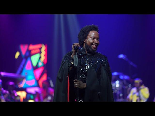 Sonnie Badu - AFRO PRAISE (The Safari Experience - Live At The Buckhead Theatre)